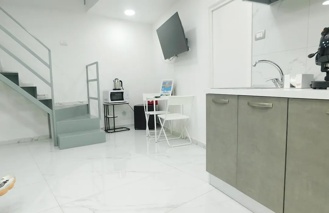 House Franco -nel Cuore dei Quartieri Spagnoli a Napoli-1
